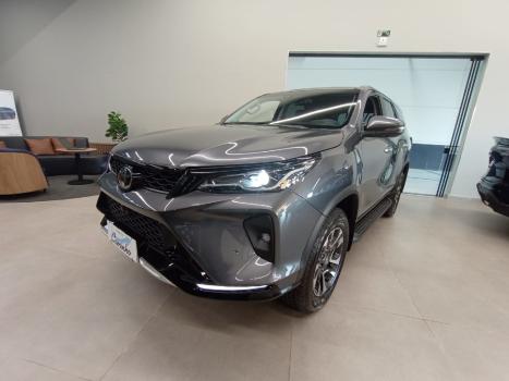 TOYOTA Hilux SW4 2.8 16V 4P SRX PLATINUM 4X4 7 LUGARES TURBO DIESEL AUTOM�TICO, Foto 1