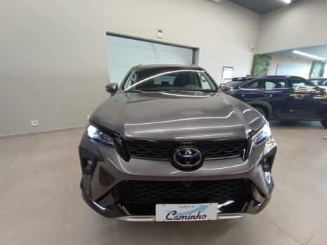 TOYOTA Hilux SW4 2.8 16V 4P SRX PLATINUM 4X4 7 LUGARES TURBO DIESEL AUTOM�TICO, Foto 2