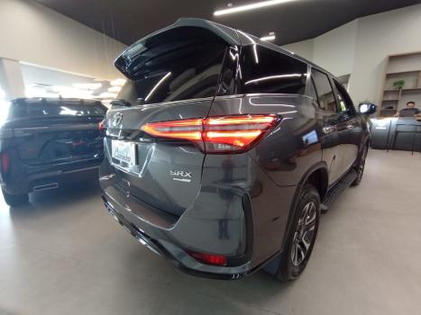 TOYOTA Hilux SW4 2.8 16V 4P SRX PLATINUM 4X4 7 LUGARES TURBO DIESEL AUTOM�TICO, Foto 5