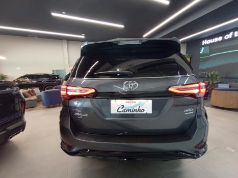 TOYOTA Hilux SW4 2.8 16V 4P SRX PLATINUM 4X4 7 LUGARES TURBO DIESEL AUTOM�TICO, Foto 6