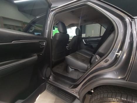 TOYOTA Hilux SW4 2.8 16V 4P SRX PLATINUM 4X4 7 LUGARES TURBO DIESEL AUTOM�TICO, Foto 10