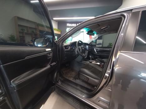 TOYOTA Hilux SW4 2.8 16V 4P SRX PLATINUM 4X4 7 LUGARES TURBO DIESEL AUTOM�TICO, Foto 13