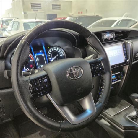 TOYOTA Hilux SW4 2.8 4P SRX 4X4 TURBO DIESEL AUTOM�TICO, Foto 12