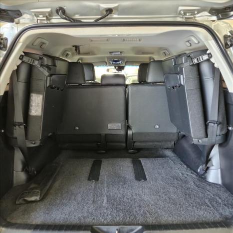 TOYOTA Hilux SW4 2.8 4P SRX 4X4 TURBO DIESEL AUTOM�TICO, Foto 17