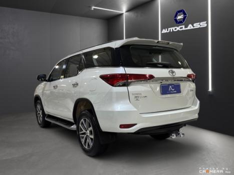 TOYOTA Hilux SW4 2.8 4P SRX 4X4 TURBO DIESEL AUTOM�TICO, Foto 5