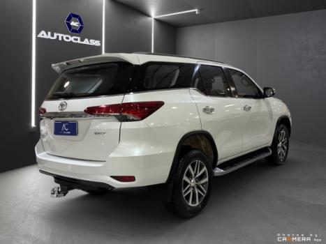 TOYOTA Hilux SW4 2.8 4P SRX 4X4 TURBO DIESEL AUTOM�TICO, Foto 6