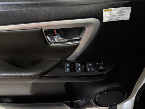 TOYOTA Hilux SW4 2.8 4P SRX 4X4 TURBO DIESEL AUTOM�TICO, Foto 15