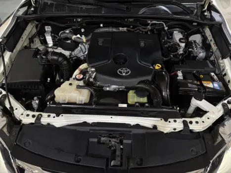 TOYOTA Hilux SW4 2.8 4P SRX 4X4 TURBO DIESEL AUTOM�TICO, Foto 17