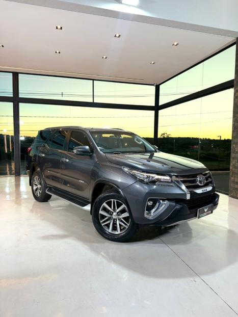 TOYOTA Hilux SW4 2.8 16V 4P SRX 4X4 7 LUGARES TURBO DIESEL AUTOM�TICO, Foto 2