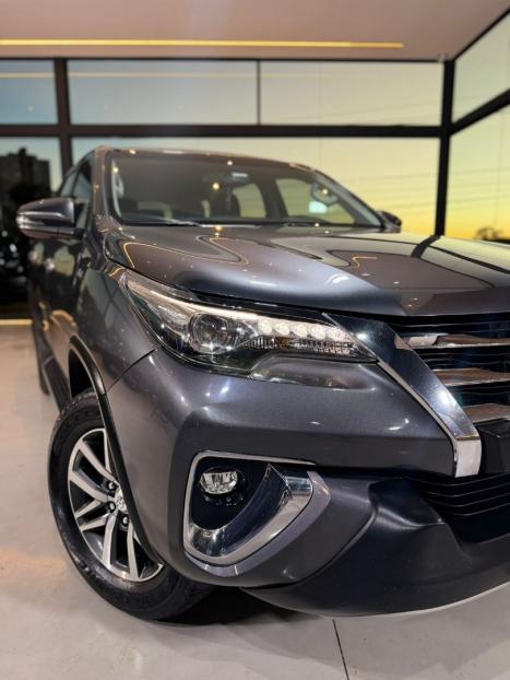 TOYOTA Hilux SW4 2.8 16V 4P SRX 4X4 7 LUGARES TURBO DIESEL AUTOM�TICO, Foto 3