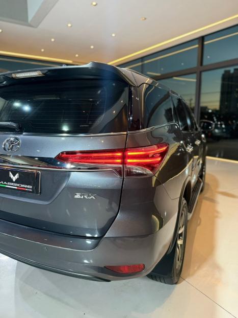 TOYOTA Hilux SW4 2.8 16V 4P SRX 4X4 7 LUGARES TURBO DIESEL AUTOM�TICO, Foto 7