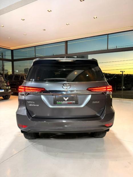 TOYOTA Hilux SW4 2.8 16V 4P SRX 4X4 7 LUGARES TURBO DIESEL AUTOM�TICO, Foto 10