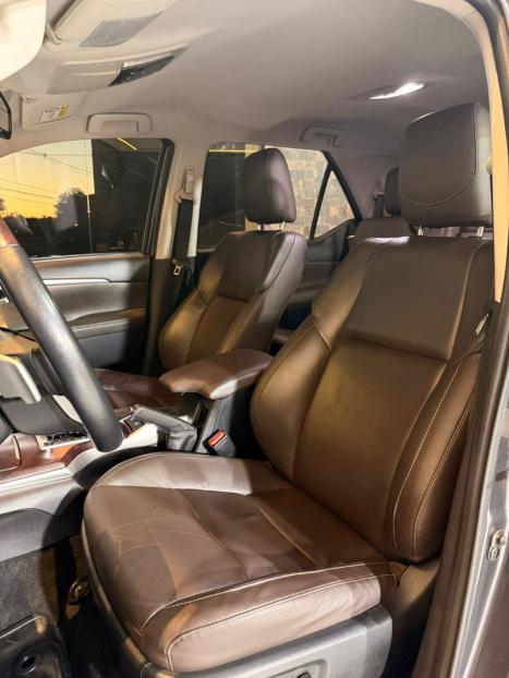 TOYOTA Hilux SW4 2.8 16V 4P SRX 4X4 7 LUGARES TURBO DIESEL AUTOM�TICO, Foto 12