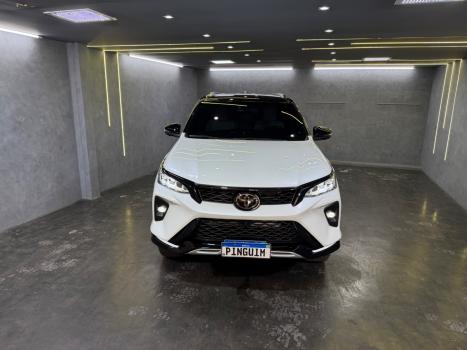 TOYOTA Hilux SW4 2.8 4P SRX 4X4 DIAMOND 7 LUGARES TURBO DIESEL AUTOM�TICO, Foto 2