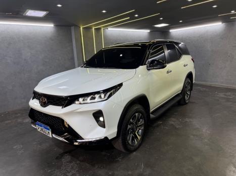 TOYOTA Hilux SW4 2.8 4P SRX 4X4 DIAMOND 7 LUGARES TURBO DIESEL AUTOM�TICO, Foto 3