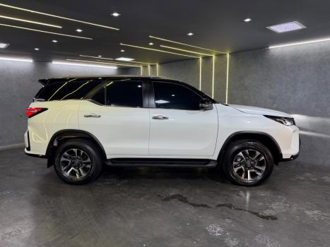 TOYOTA Hilux SW4 2.8 4P SRX 4X4 DIAMOND 7 LUGARES TURBO DIESEL AUTOM�TICO, Foto 5