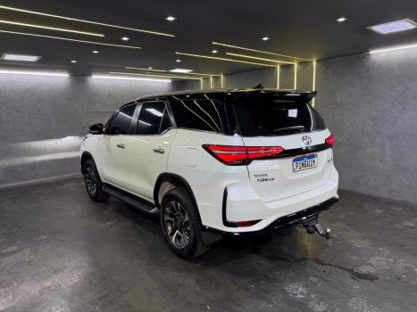 TOYOTA Hilux SW4 2.8 4P SRX 4X4 DIAMOND 7 LUGARES TURBO DIESEL AUTOM�TICO, Foto 6