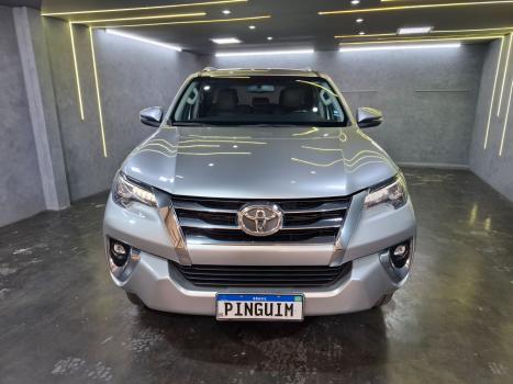 TOYOTA Hilux SW4 2.8 4P SRX 4X4 TURBO DIESEL AUTOM�TICO, Foto 3