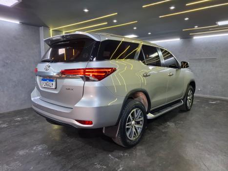 TOYOTA Hilux SW4 2.8 4P SRX 4X4 TURBO DIESEL AUTOM�TICO, Foto 6