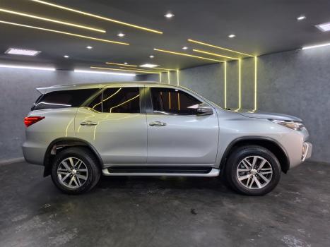 TOYOTA Hilux SW4 2.8 4P SRX 4X4 TURBO DIESEL AUTOM�TICO, Foto 7