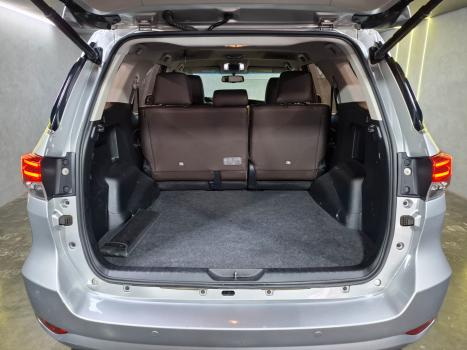 TOYOTA Hilux SW4 2.8 4P SRX 4X4 TURBO DIESEL AUTOM�TICO, Foto 14