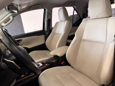 TOYOTA Hilux SW4 2.8 4P SRX 4X4 DIAMOND 7 LUGARES TURBO DIESEL AUTOM�TICO, Foto 9