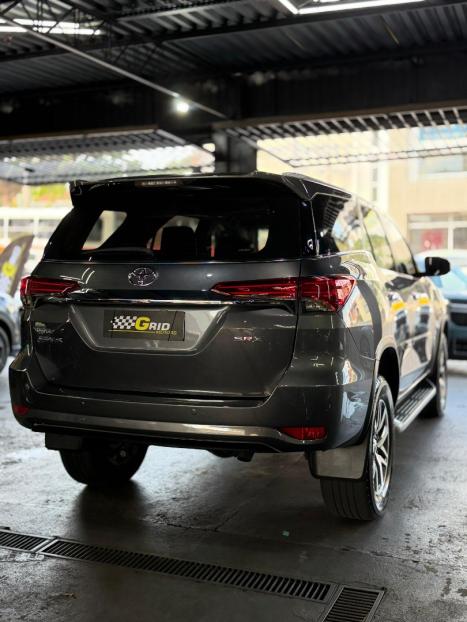 TOYOTA Hilux SW4 2.8 4P SRX 4X4 TURBO DIESEL AUTOM�TICO, Foto 8