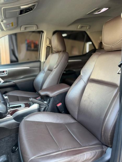 TOYOTA Hilux SW4 2.8 4P SRX 4X4 TURBO DIESEL AUTOM�TICO, Foto 14