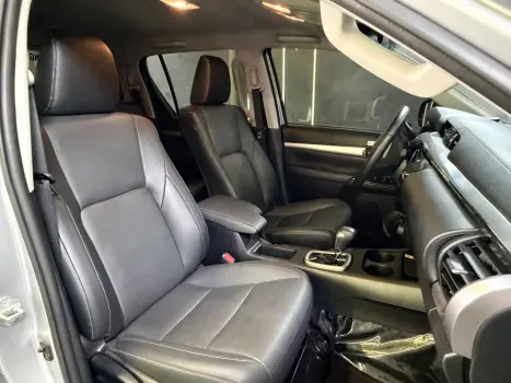TOYOTA Hilux SW4 2.8 16V 4P SRX 4X4 7 LUGARES TURBO DIESEL AUTOM�TICO, Foto 11