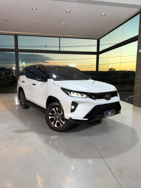 TOYOTA Hilux SW4 2.8 4P SRX 4X4 DIAMOND 7 LUGARES TURBO DIESEL AUTOM�TICO, Foto 5