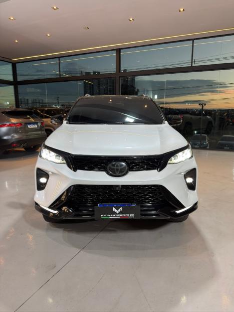 TOYOTA Hilux SW4 2.8 4P SRX 4X4 DIAMOND 7 LUGARES TURBO DIESEL AUTOM�TICO, Foto 8