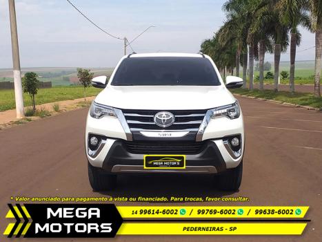 TOYOTA Hilux SW4 2.8 16V 4P SRX 4X4 7 LUGARES TURBO DIESEL AUTOM�TICO, Foto 2