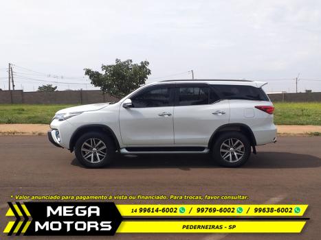 TOYOTA Hilux SW4 2.8 16V 4P SRX 4X4 7 LUGARES TURBO DIESEL AUTOM�TICO, Foto 4