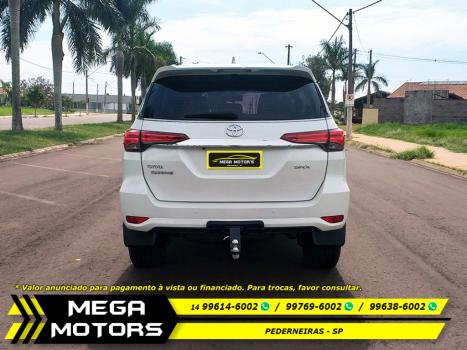 TOYOTA Hilux SW4 2.8 16V 4P SRX 4X4 7 LUGARES TURBO DIESEL AUTOM�TICO, Foto 6