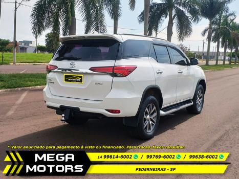 TOYOTA Hilux SW4 2.8 16V 4P SRX 4X4 7 LUGARES TURBO DIESEL AUTOM�TICO, Foto 7