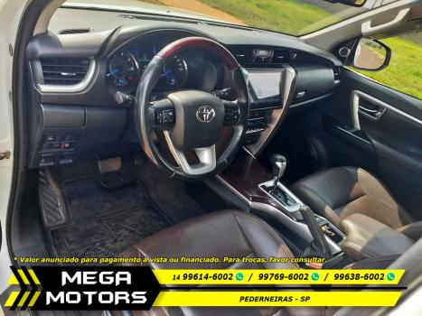 TOYOTA Hilux SW4 2.8 16V 4P SRX 4X4 7 LUGARES TURBO DIESEL AUTOM�TICO, Foto 9