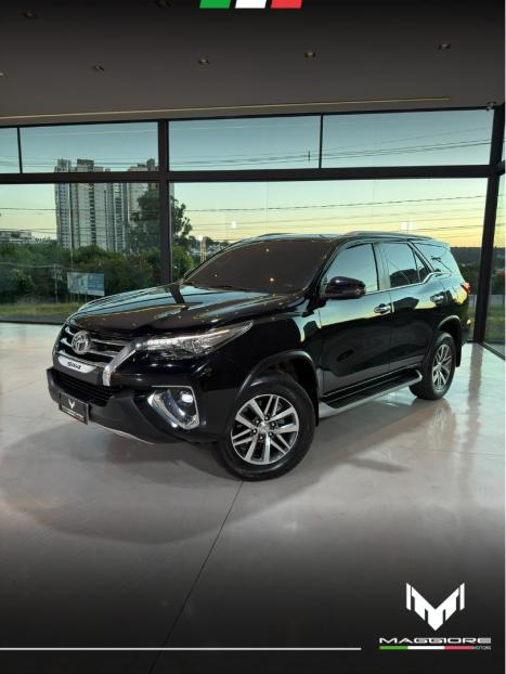 TOYOTA Hilux SW4 2.8 4P SRX 4X4 TURBO DIESEL AUTOM�TICO, Foto 1