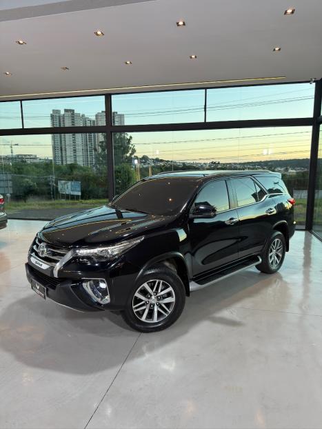 TOYOTA Hilux SW4 2.8 4P SRX 4X4 TURBO DIESEL AUTOM�TICO, Foto 2