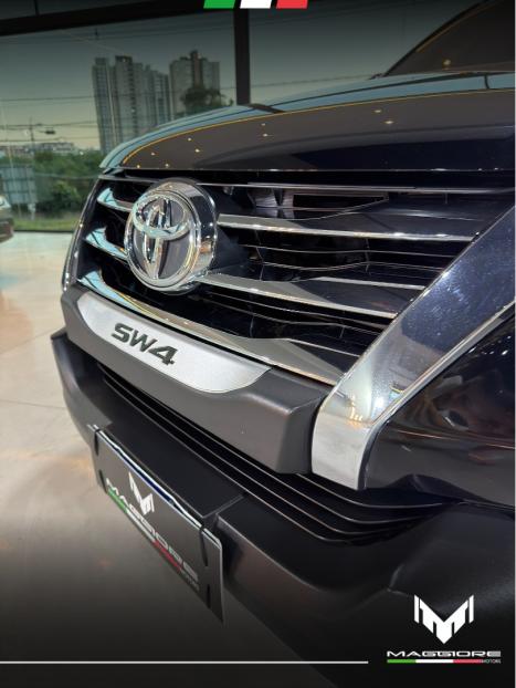 TOYOTA Hilux SW4 2.8 4P SRX 4X4 TURBO DIESEL AUTOM�TICO, Foto 5
