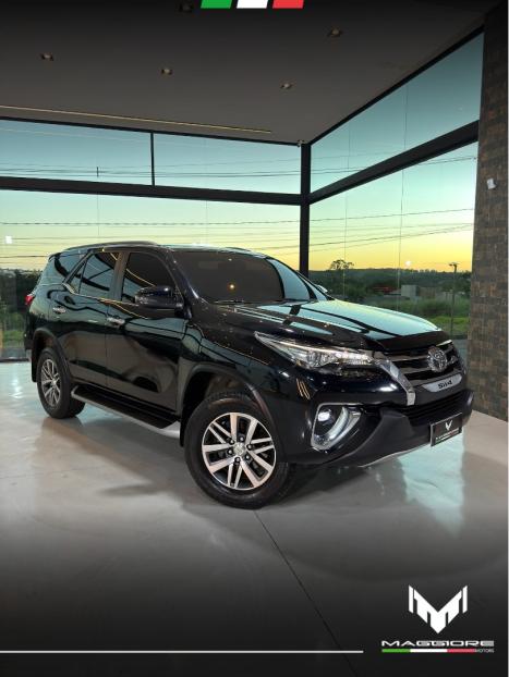 TOYOTA Hilux SW4 2.8 4P SRX 4X4 TURBO DIESEL AUTOM�TICO, Foto 8