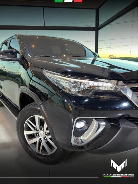 TOYOTA Hilux SW4 2.8 4P SRX 4X4 TURBO DIESEL AUTOM�TICO, Foto 9