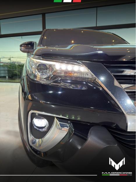 TOYOTA Hilux SW4 2.8 4P SRX 4X4 TURBO DIESEL AUTOM�TICO, Foto 10