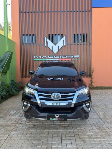 TOYOTA Hilux SW4 2.8 4P SRX 4X4 TURBO DIESEL AUTOM�TICO, Foto 2