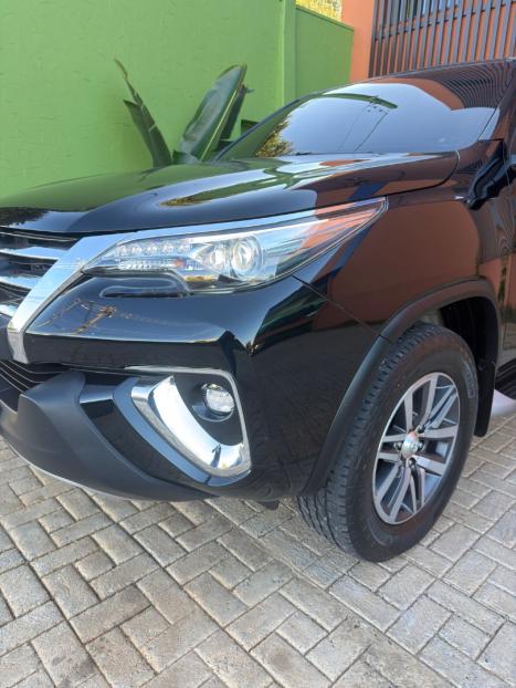 TOYOTA Hilux SW4 2.8 4P SRX 4X4 TURBO DIESEL AUTOM�TICO, Foto 6