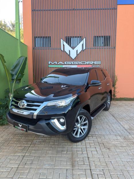 TOYOTA Hilux SW4 2.8 4P SRX 4X4 TURBO DIESEL AUTOM�TICO, Foto 8