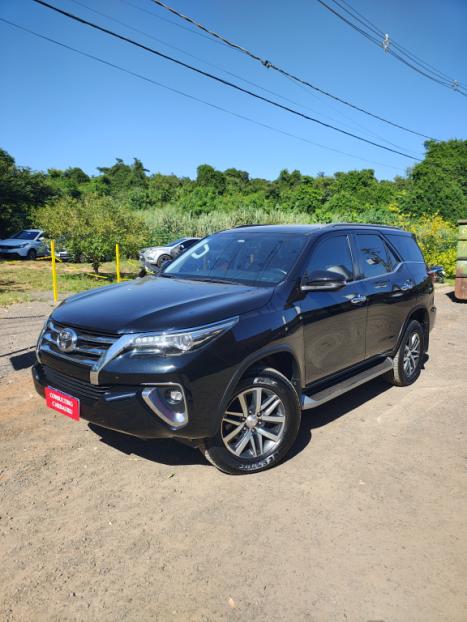TOYOTA Hilux SW4 2.8 4P SRX 4X4 TURBO DIESEL AUTOM�TICO, Foto 1