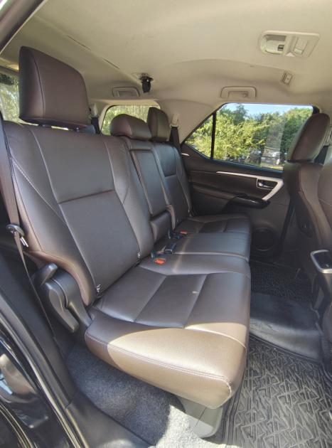 TOYOTA Hilux SW4 2.8 4P SRX 4X4 TURBO DIESEL AUTOM�TICO, Foto 11