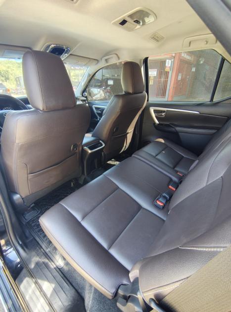 TOYOTA Hilux SW4 2.8 4P SRX 4X4 TURBO DIESEL AUTOM�TICO, Foto 12