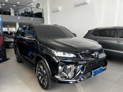TOYOTA Hilux SW4 2.8 4P SRX 4X4 DIAMOND 7 LUGARES TURBO DIESEL AUTOM�TICO, Foto 2