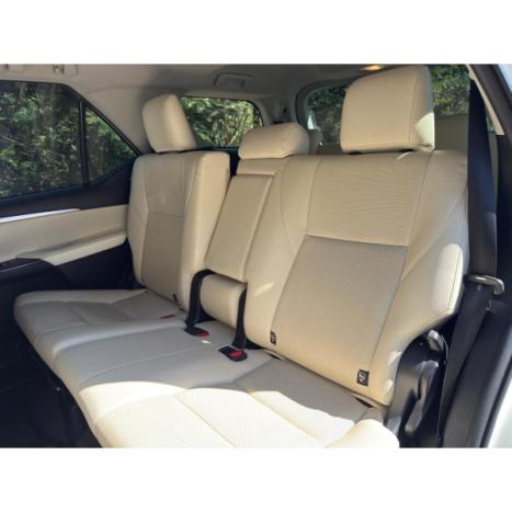 TOYOTA Hilux SW4 2.8 4P SRX 4X4 DIAMOND 7 LUGARES TURBO DIESEL AUTOM�TICO, Foto 11